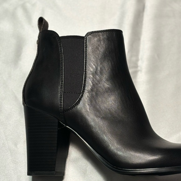 Michael Kors Women's Black Evaline Leather Heeled Ankle Bootie - Picture 5 of 12